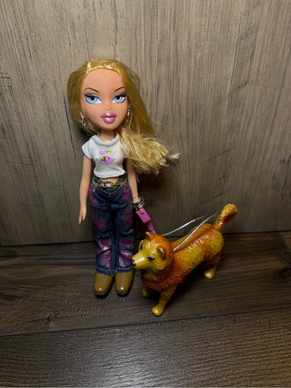 2007 Bratz Walking Cloe Doll & Motorized Dog